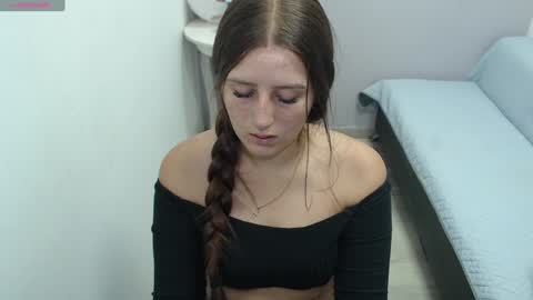 Mia online show from 02/03/25, 01:08