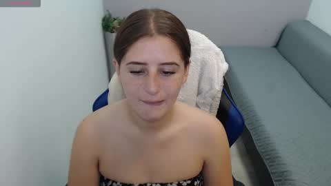 Mia online show from 09/25/25, 01:26