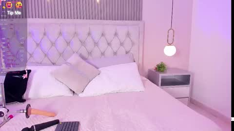 MIA help me get to 25 hands up online show from 02/25/26, 03:16