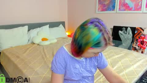 Mia online show from 12/19/25, 02:51