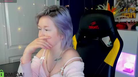 Snapshot of mia_ferd chatting on 05/20/26, 02:51 Mia online show from 05/20/26, 02:51