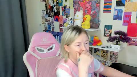 Snapshot of mia_ferd chatting on 07/02/26, 02:55 Mia online show from 07/02/26, 02:55