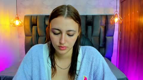 Snapshot of mia_ferrer18 chatting on 08/06/26, 01:24 mia_ferrer18 online show from 08/06/26, 01:24