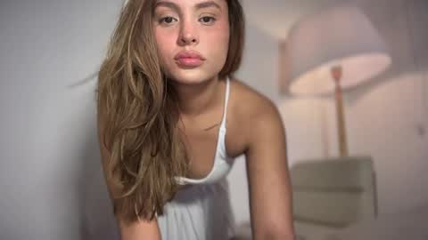 Snapshot of mia_ferrer777 chatting on 05/22/26, 11:21 mia_ferrer777 online show from 05/22/26, 11:21