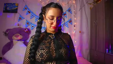 Mia flames online show from 09/26/25, 12:47