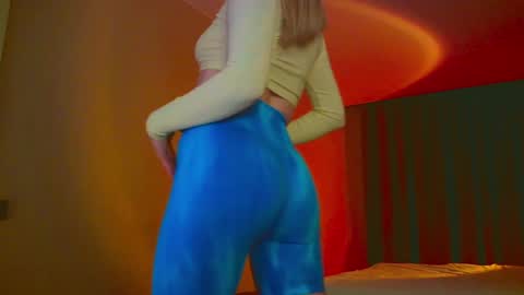 Snapshot of mia_fleur_ chatting on 01/31/25, 02:48 Mia online show from 01/31/25, 02:48