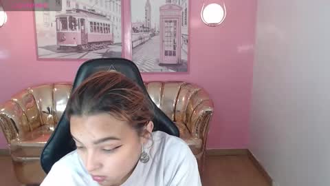 Mia online show from 11/01/25, 12:40