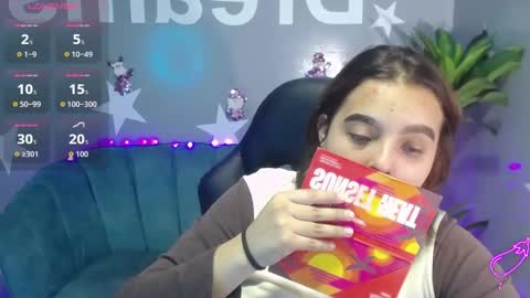 Mia online show from 12/14/25, 12:54