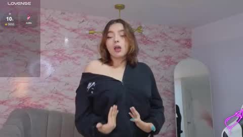 Mia online show from 02/19/26, 01:18