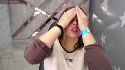 Mia online show from 04/20/26, 01:36