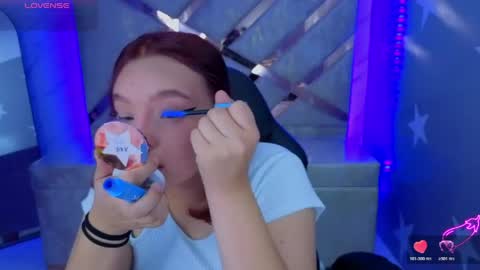 Snapshot of mia_foster_t chatting on 05/22/26, 01:28 Mia online show from 05/22/26, 01:28