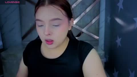 Snapshot of mia_foster_t chatting on 06/09/26, 01:12 Mia online show from 06/09/26, 01:12