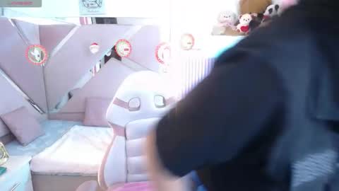 mia_garcia28 online show from 12/04/25, 08:39