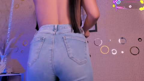 Mia online show from 04/09/26, 02:22