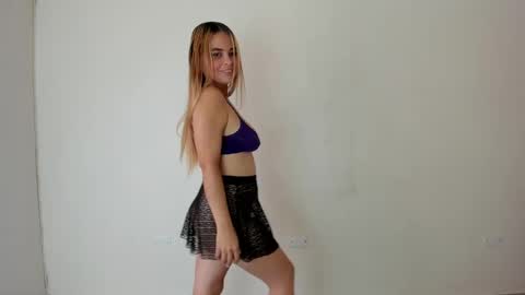 Mia online show from 01/16/25, 11:27