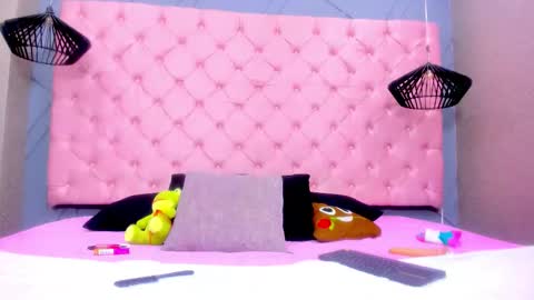 Mia online show from 01/13/26, 01:38