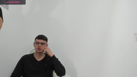 mia_ian online show from 04/20/26, 09:38