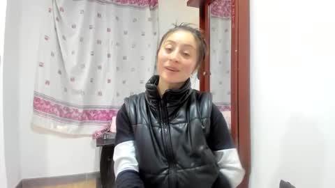 mia kaneee online show from 12/11/24, 09:01