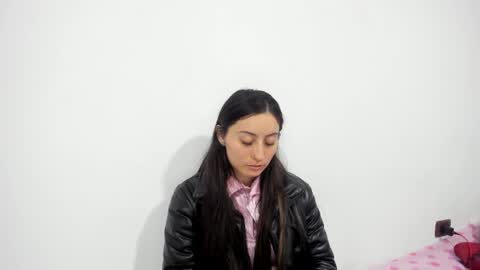 mia kaneee online show from 12/19/24, 05:29