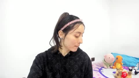 mia kaneee online show from 12/21/24, 04:19