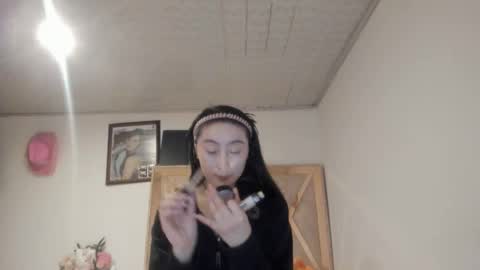 mia kaneee online show from 10/30/25, 09:37