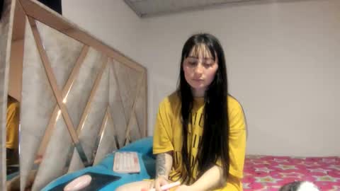 mia kaneee online show from 12/13/25, 09:53