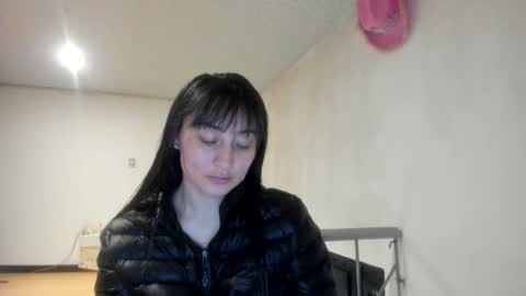 mia kaneee online show from 12/21/25, 12:51