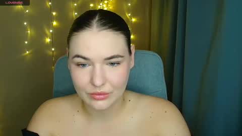 mia_lemm online show from 11/10/25, 08:35