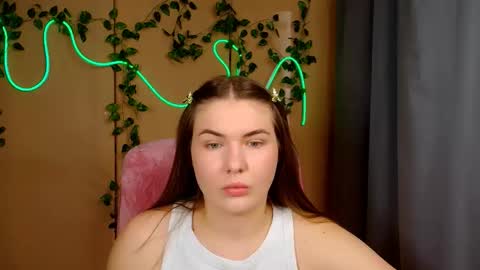 mia_lemm online show from 05/18/26, 06:19