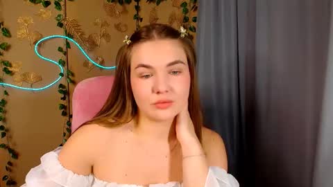 mia_lemm online show from 06/03/26, 06:16