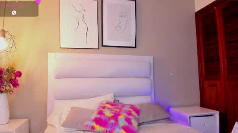 Snapshot of mia_levy chatting on 05/23/26, 01:26 mia levy online show from 05/23/26, 01:26