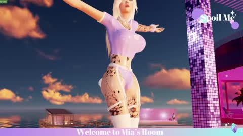 Mia online show from 04/15/26, 06:59