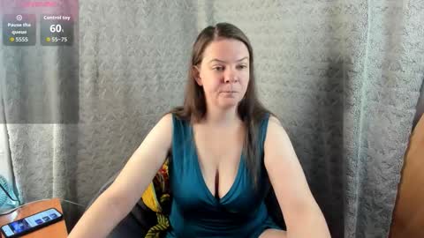 mia_lores online show from 10/11/25, 08:13