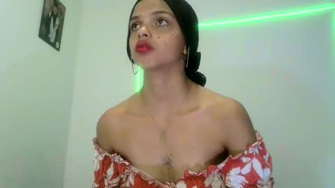 Snapshot of mia_lucy_21 chatting on 09/24/25, 06:22 mia lucy 21 online show from 09/24/25, 06:22