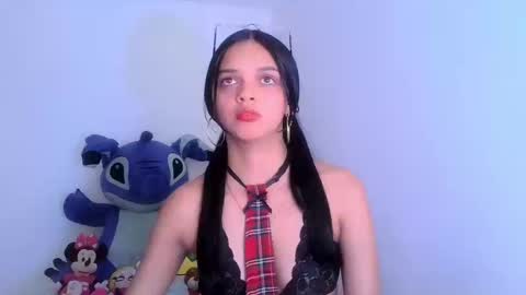 Snapshot of mia_lucy_21 chatting on 03/25/26, 09:32 mia lucy 21 online show from 03/25/26, 09:32