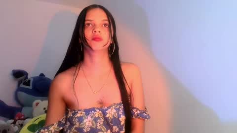 Snapshot of mia_lucy_21 chatting on 04/06/26, 01:58 mia lucy 21 online show from 04/06/26, 01:58