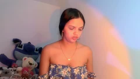 Snapshot of mia_lucy_21 chatting on 04/06/26, 04:46 mia lucy 21 online show from 04/06/26, 04:46