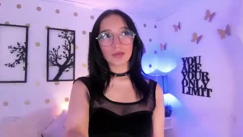 Snapshot of mia_luna0 chatting on 07/23/26, 01:58 Mia online show from 07/23/26, 01:58