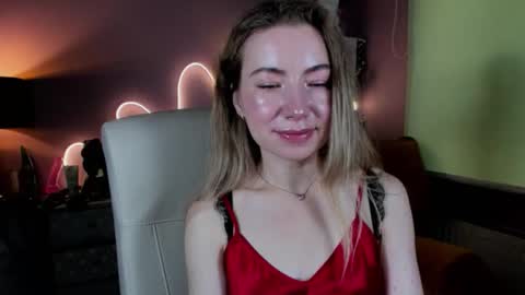 Mia online show from 09/20/25, 06:58