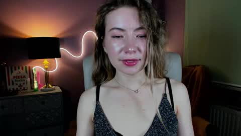 Mia online show from 11/02/25, 03:03