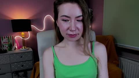 Mia online show from 11/29/25, 07:55