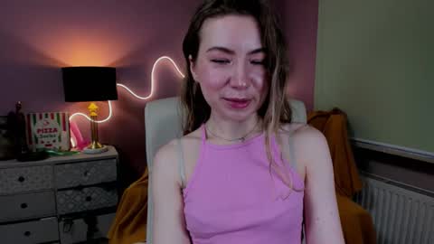 Mia online show from 12/04/25, 07:50