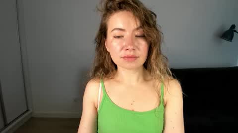 Mia online show from 03/27/26, 07:36