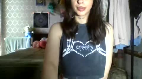 Snapshot of mia_meeeow chatting on 06/23/26, 11:08 Mia online show from 06/23/26, 11:08