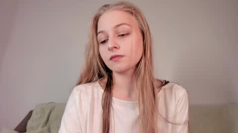 Mia here Appreciate your support online show from 03/13/26, 04:35