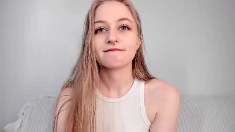 Mia here Appreciate your support online show from 04/26/26, 07:17