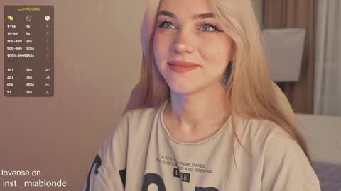 mia_milagros online show from 01/06/25, 03:09