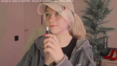 mia_milagros online show from 11/27/25, 04:14