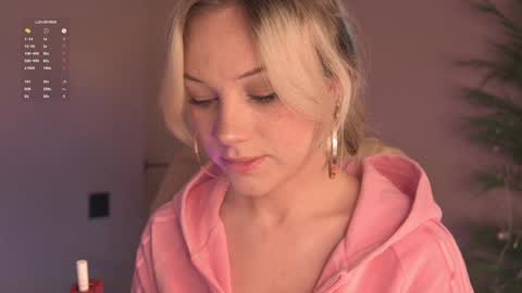 mia_milagros online show from 12/16/25, 11:43