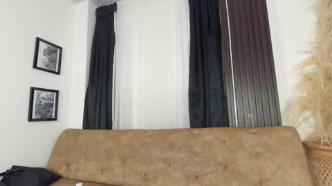 MiaMiller online show from 02/02/26, 07:34